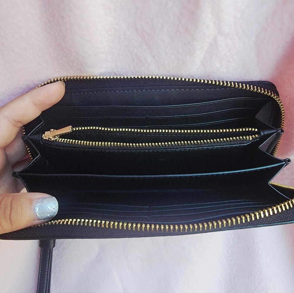 Coach Signature Wristlet - Picture 5 of 8